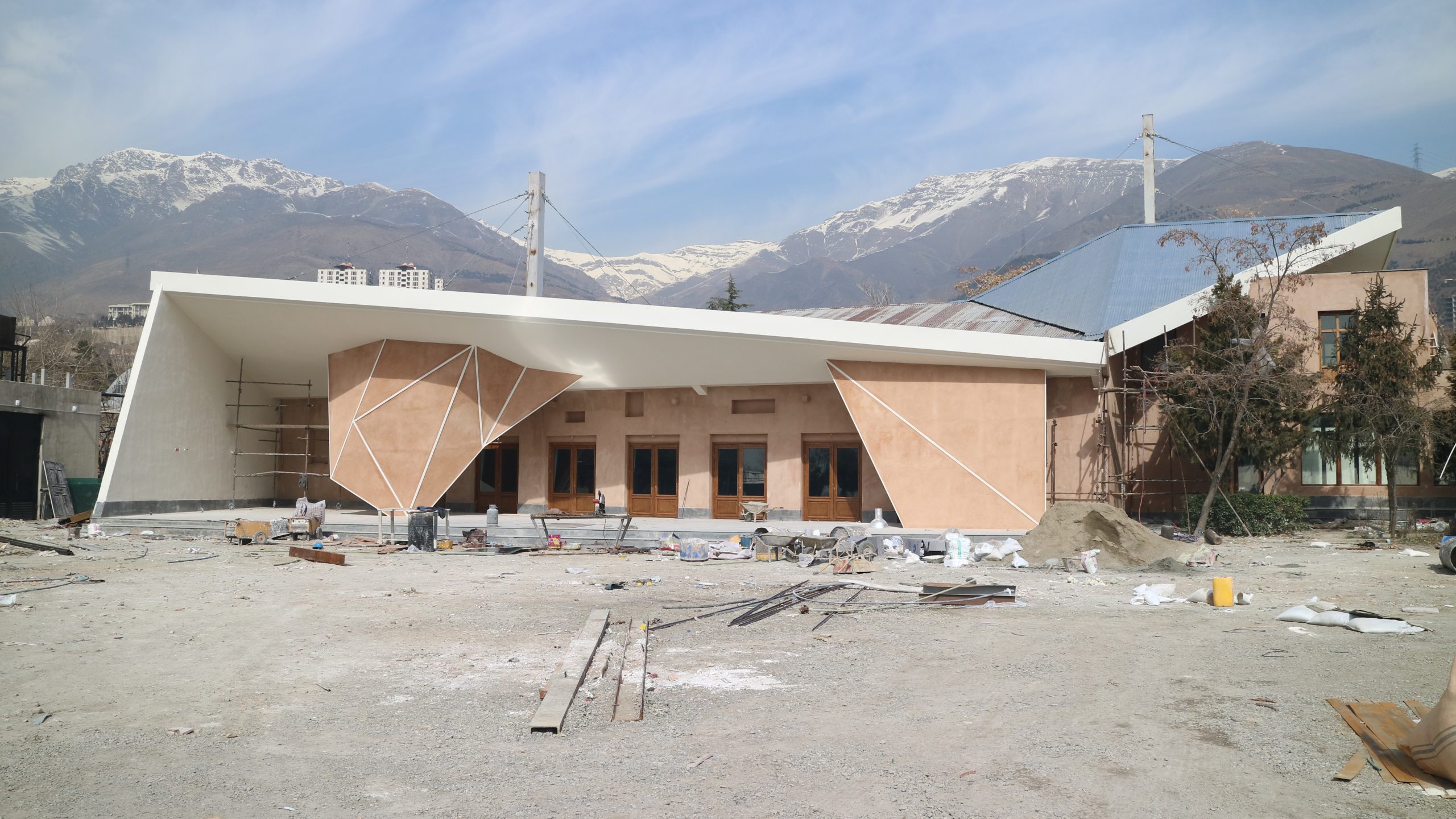 باهمستان، میزبان سکوی پرتاب زمستانی و رویداد نشانی