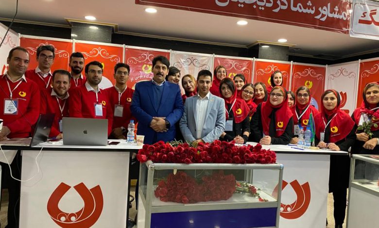 مهندس مجید صفایی و دکتر هادی توکلی به همراه تیم رایا مارکتینگ