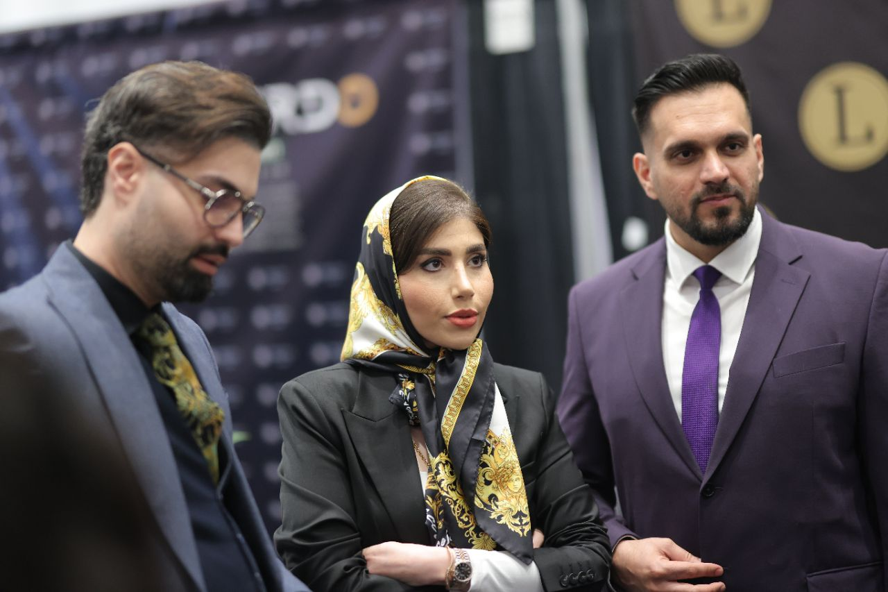 احمد ایوبی پور در کنار همسرش